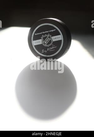 Offizielles Spiel Puck aus NHL, National Hockey League, USA. Stockfoto