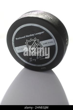 Offizielles Spiel Puck aus NHL, National Hockey League, USA. Stockfoto