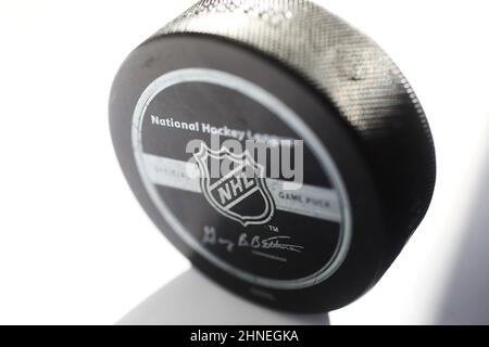 Offizielles Spiel Puck aus NHL, National Hockey League, USA. Stockfoto