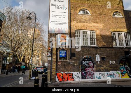 Truman Brewery, ein Büro- und Unterhaltungskomplex in der Brick Lane, einer berühmten Londoner Straße, beherbergt die für ihr Restaurant bekannt gewordenen Bangladesh-Gemeinde Stockfoto