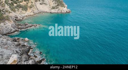 Luftaufnahme der felsigen Küste Stockfoto