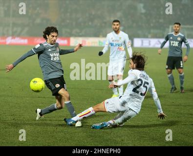 Alessandria, Italien. 16th. Februar 2022. Antonio Gallo von uns Lecce während der italienischen Serie B, Fußballspiel zwischen Alesandria Calcio und uns Lecce, am 16. Februar 2022 im Moccagatta Stadion von Alessandria, Italien. Foto Nderim KACELI Kredit: Unabhängige Fotoagentur/Alamy Live Nachrichten Stockfoto