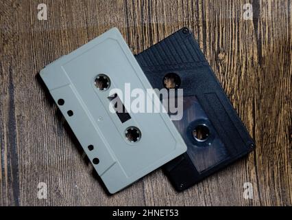 Audiokassette. Retro-Musikmedium, kompakte Kassette für Tonbandgerät. Stockfoto