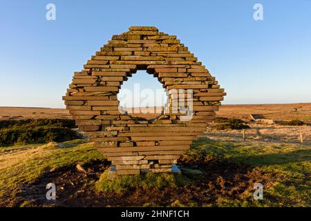 Rockskulptur, lokal bekannt als "Polo", in Scrabster, in der Nähe von Thurso, Caithness, Schottland, Großbritannien. Künstler unbekannt. Stockfoto