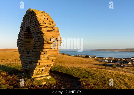 Rockskulptur, lokal bekannt als "Polo", in Scrabster, in der Nähe von Thurso, Caithness, Schottland, Großbritannien. Künstler unbekannt. Stockfoto