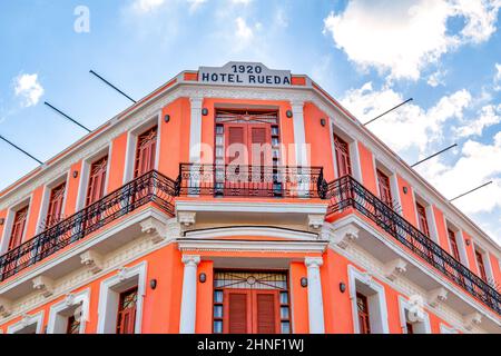 Hotel Rueda, Fassadenarchitektur Gebäude, Ciego de Avila, Kuba, 2020 Stockfoto