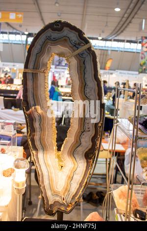 Voller Rahmen von bunten Edelsteinen Textur. Natürliche Mineralsteine aus nächster Nähe Stockfoto