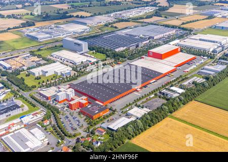 Luftaufnahme, Industriepark InlogParc auf der Autobahn A2 mit KiK-Logistikzentrum in Westerbonen, Bönen, Ruhrgebiet, Nordrhein-Westfalen, Stockfoto