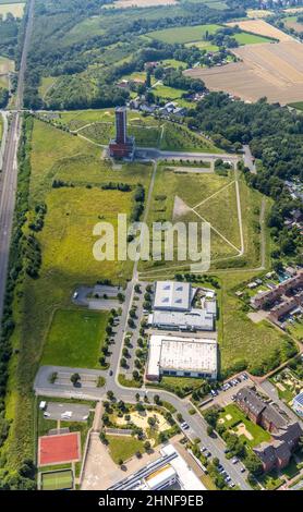 Luftaufnahme, Bad und Sauna Bönen und Bürgerstiftung Wickelturm Bönen auf dem Gelände der ehemaligen Zeche Königsborn Schacht 3/4 in Altenbögge, Bönen, Stockfoto