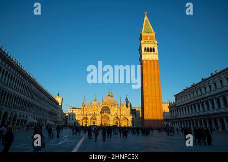 Markusdom am Abend Stockfoto