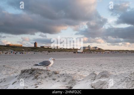 Blick vom Strand auf das Kurhaus Juist, Blick vom Strand auf das Kurhaus Juist Stockfoto