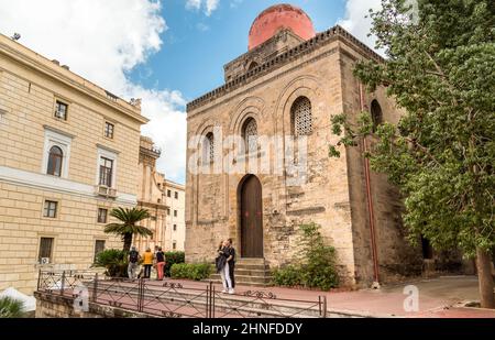 Palermo, Sizilien, Italien - 7. Oktober 2017: Katholische Kirche von San Cataldo auf dem Bellini-Platz im Zentrum von Palermo. Stockfoto