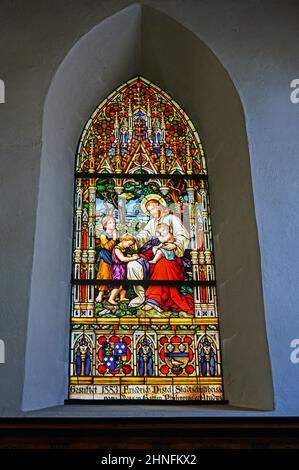 Bleiglasfenster von 1883 mit Darstellung von Christus, St. Nikolaus Evangelische Stadtpfarrkirche St. Nikolaus, Nikolaikirche, Isny, Allgäu Stockfoto