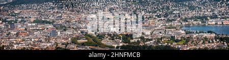 Blick vom Uetliberg über die Atlstadt Zürich und den Zürichsee, den Zürichsee, Panorama, Kanton Zürich, Schweiz Stockfoto