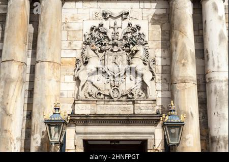 Renaissance, schottisches Wappen über dem Haupteingang, Einhörner, Residenz der britischen Königin in Schottland, Holyrood Palace, Palace of Stockfoto