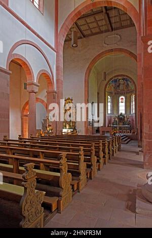 Katholische Kirche St. Peter und Paul, Innenansicht des Kirchenschiffs, Neustadt am Main, Bayern, Deutschland Stockfoto