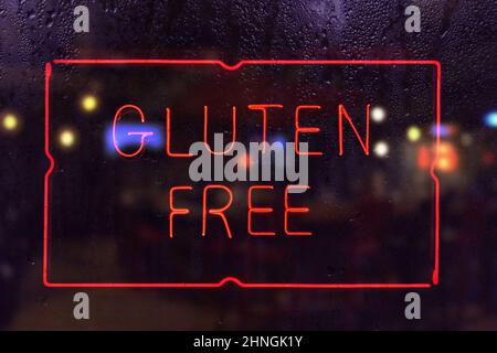 Neon Glutenfreies Neon-Schild im Cafe-Fenster Stockfoto