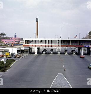 Grenze zwischen Berlin-Zehlendorf und DDR, Ende 1970s, Westdeutscher Checkpoint Dreilinden, Blick von der Königswegbrücke in Richtung West-Berlin, Westdeutschland Stockfoto