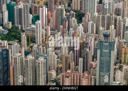 Luftaufnahme aus dem Hubschrauber, die die Hochhäuser der Wohnblöcke Sheung Wan, Sai Ying Pun und Mid-Levels, Hong Kong Island, im Jahr 2008 zeigt Stockfoto