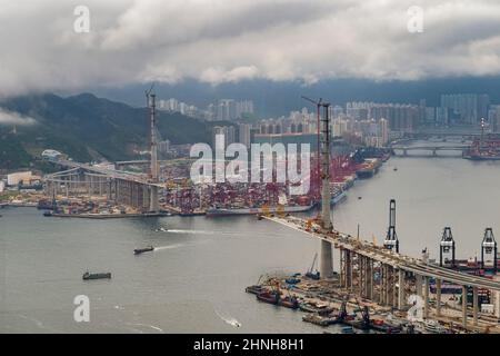 Luftaufnahme aus dem Helikopter, zeigt Stonecutters Bridge im Bau im Jahr 2008, Hongkong Stockfoto