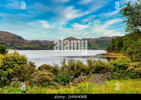 Inverewe Garden mit Blick auf Loch Ewe, Poolewe, Wester Ross, Schottland Stockfoto