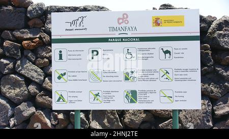 Informationsschild in Timanfaya Nationalpark, Lanzarote, Kanarische Inseln, Spanien, Europa Stockfoto