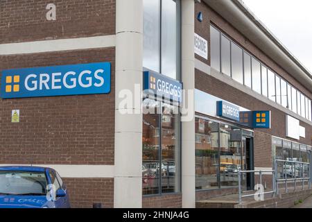 Außenansicht von Greggs the Bakers in South Gosforth, Newcastle upon Tyne, Großbritannien. Stockfoto