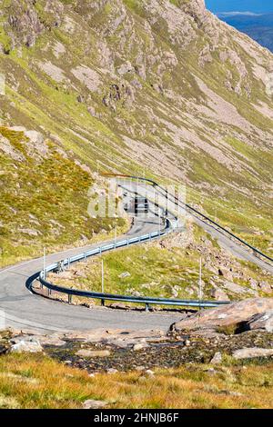 Bealach na Bà, Pass of the Cattle, eine gewundene einspurige Straße, die die Halbinsel Applecross, Teil der Nordküste 500, Wester Ross, Schottland, trhough Stockfoto