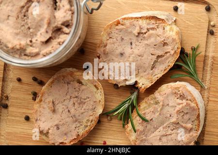 Konzept von leckeren Speisen mit Pastete Sandwiches Stockfoto