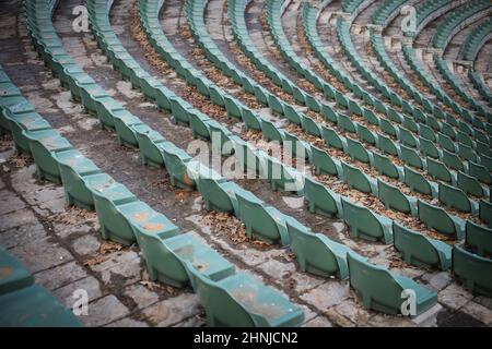 Sitzreihen in einem Theater unter freiem Himmel Stockfoto