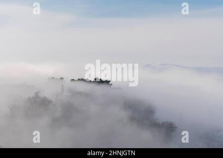 Blick vom Pincio, Aussichtspunkt Marche, Nebel, Potenza Picena, Italien, Europa Stockfoto