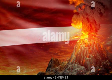 Großer Vulkanausbruch in der Nacht mit Explosion auf Lettland Flagge Hintergrund, Probleme der Eruption und Vulkanasche Konzept - 3D Illustration der Natur Stockfoto