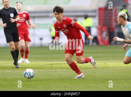 firo: 02/13/2022 Fuvuball, Fußball, 2nd Bundesliga, Saison 2021/2022, F95 Fortuna Dvºsseldorf, Düsseldorf - FC Schalke 04 2:1 Einzelaktion, Ao Tanaka Stockfoto