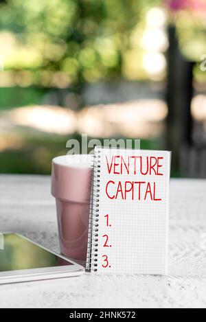 Inspiration zeigt Zeichen Venture Capital, Wort für Kapital investiert in ein Projekt, in dem es Risiko Beruhigung und erfrischende Umwelt, Garten COF Stockfoto