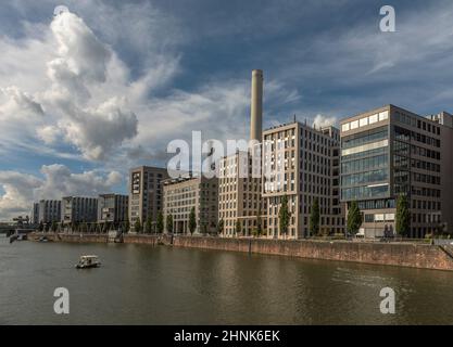 Büro- und Geschäftsgebäude im Stadtteil Westhabor, Frankfurt, Deutschland Stockfoto