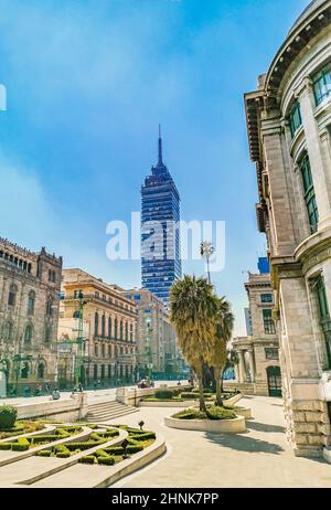 Hochhaus Torre Latinoamericana in der Innenstadt von Mexiko-Stadt. Stockfoto