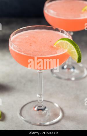 Erfrischender Tequila Siesta Cocktail mit Grapefruit und Limette Stockfoto