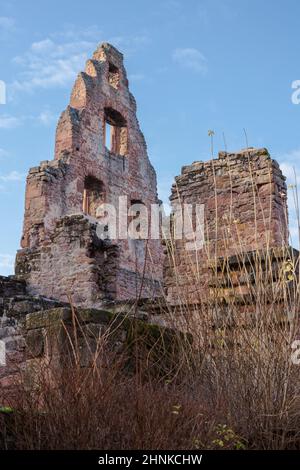 Ruinen der Abtei Limburg vor blauem Himmel, Bad Dürkheim, Rheinland-Pfalz, Deutschland Stockfoto