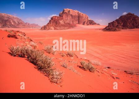 Wadi Rum, Jordanien. Berühmte Khor al Ajram Hauptkreuzung in der Wadi Rum Wüste bekannt als Tal des Mondes, Arabia Wüste. Stockfoto