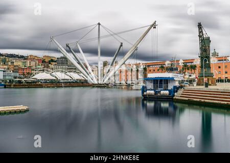 Alter Hafen in Genua Stockfoto