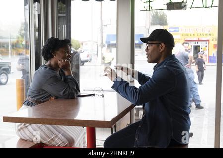 AUNJANUE ELLIS und REINALDO MARCUS GRÜN in KÖNIG RICHARD (2021), Regie: REINALDO MARCUS GRÜN. Quelle: WARNER BROS. / Album Stockfoto