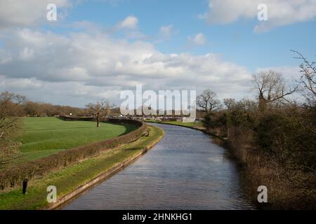 Richtung Aqueduct Marina am Middlewich-Zweig des Shropshire Union Kanals Stockfoto