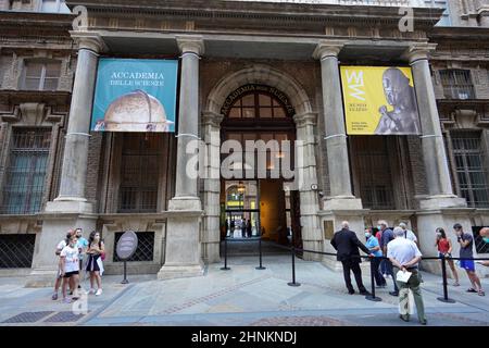 TURIN, ITALIEN - 21. AUGUST 2021: Eingang des Ägyptischen Museums in Turin, Italien Stockfoto