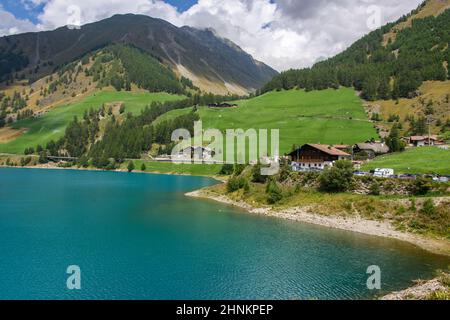 In den alpinen Tal von Schanlstal, Südtirol, die bunten See von vernago Stockfoto