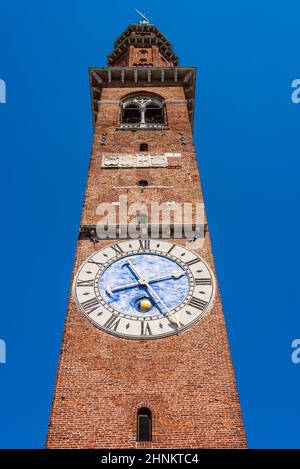 Uhrenturm der Basilika Palladiana in Vicenza Stockfoto