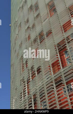 Torre Glories, modernes Glas Wolkenkratzer Fassade Detail. Entworfen vom französischen Architekten Jean Nouvel in Barcelona, Spanien. Stockfoto