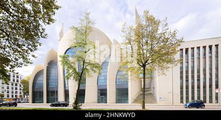 Köln, deutschland, Oktober 13 2021: Die zentrale Moschee im kölner Stadtteil ehrenfeld Stockfoto