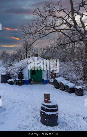 Gruppe von typischen Outdoor-Weinkeller in Plze bei Petrov, Südmähren, Tschechische Republik Stockfoto