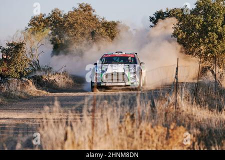 Pozoblanco, Cordoba, Spanien-23. oktober 2021: Rallye-Autos in vollem Wettbewerb durch die erste Etappe Stockfoto