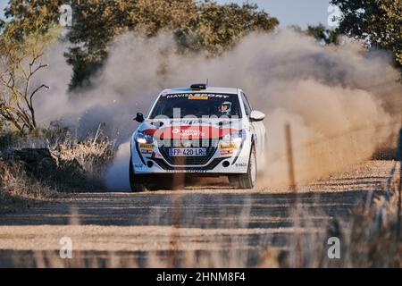 Pozoblanco, Cordoba, Spanien-23. oktober 2021: Rallye-Autos in vollem Wettbewerb durch die erste Etappe Stockfoto